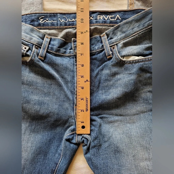 Nwot RVCA relaxed boyfriend jeans distressed 25 Retail $198 - Picture 10 of 14